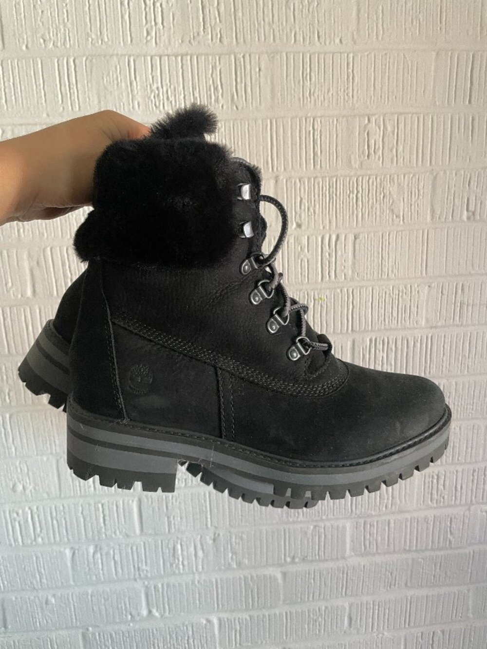 Timberland Boots Womens 8.5 Black Faux Fur Leather Lace Up